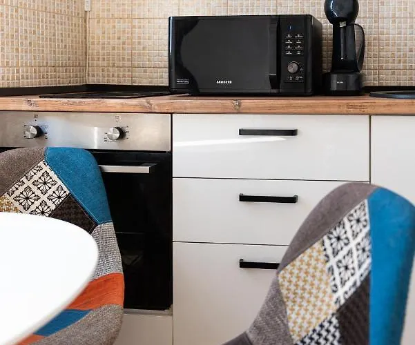 Ultra Modern Close To Old Town - *