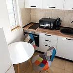 Ultra Modern Close To Old Town - דירה