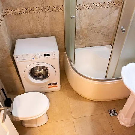 Ultra Modern Close To Old Town -