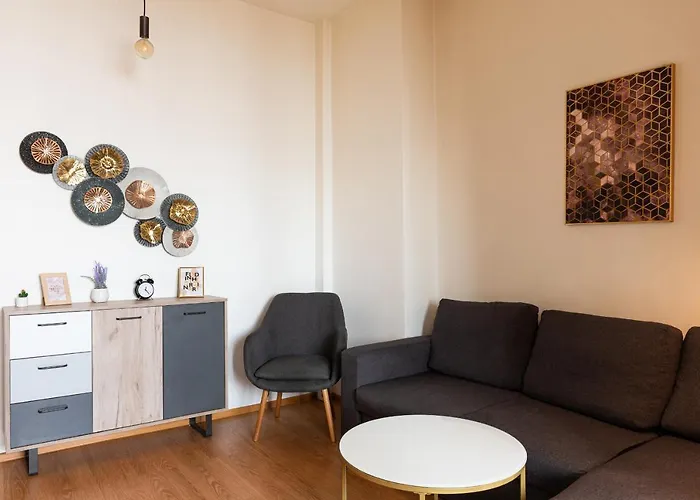 Ultra Modern Close To Old Town - *