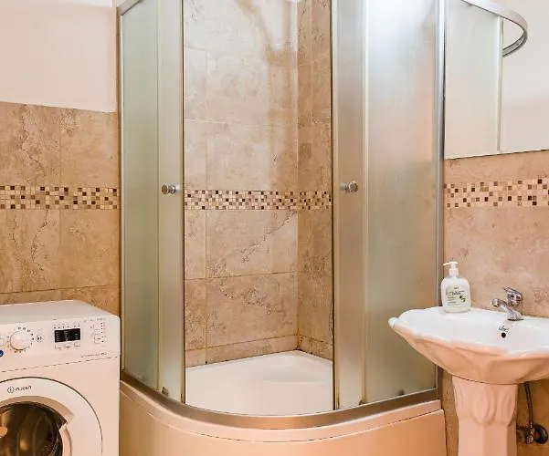 Апартаменты Ultra Modern Close To Old Town -